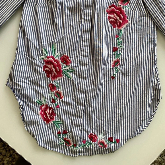 Merona Cotton  Blue & White Striped Button Down Shirt Roses Size XS - Picture 5 of 13